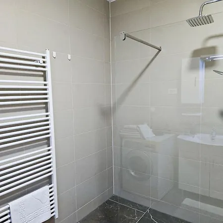 Kadic - Free Private Garage Parking