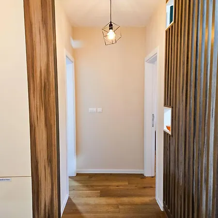 Kadic - Free Private Garage Parking Apartment *
