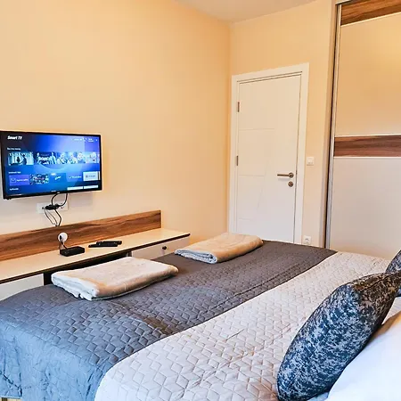 Kadic - Free Private Garage Parking *